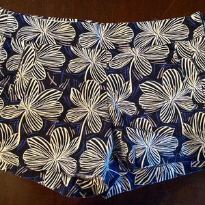 J. CREW shorts floral black, white, blue size 4
